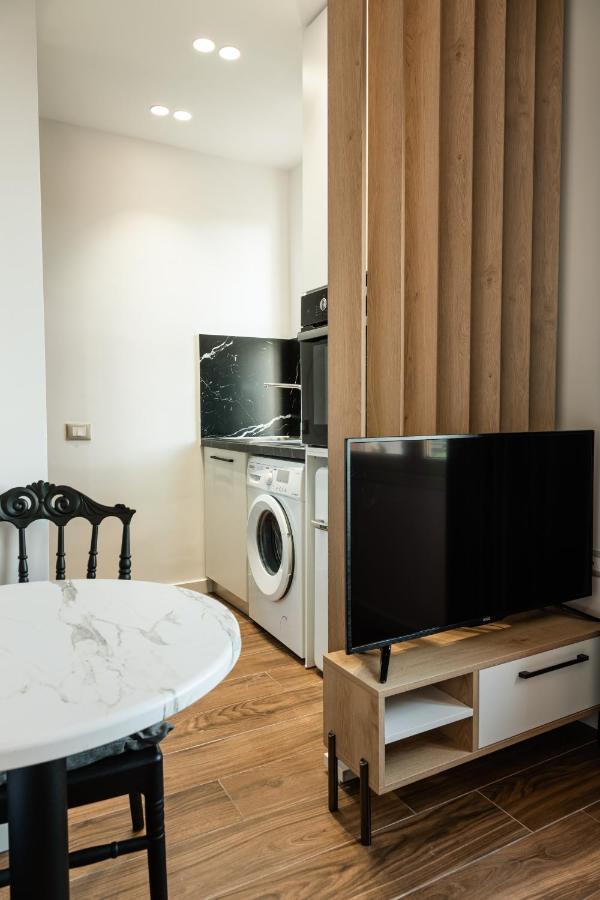 Cozy And Chic Studio Apartment Tirana Exterior foto
