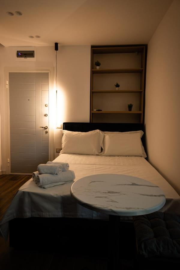 Cozy And Chic Studio Apartment Tirana Exterior foto
